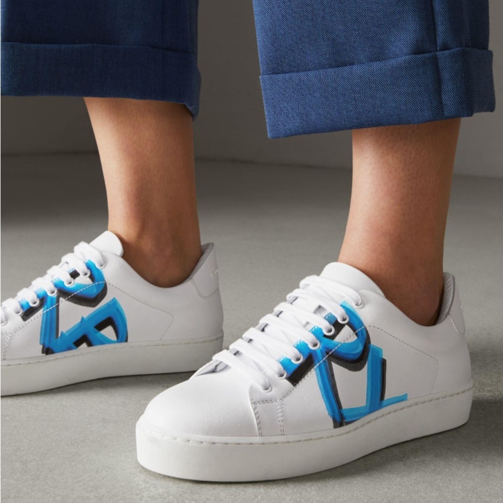 Burberry White/Blue Graffiti Print Leather Low
Top Sneakers - Size 38
